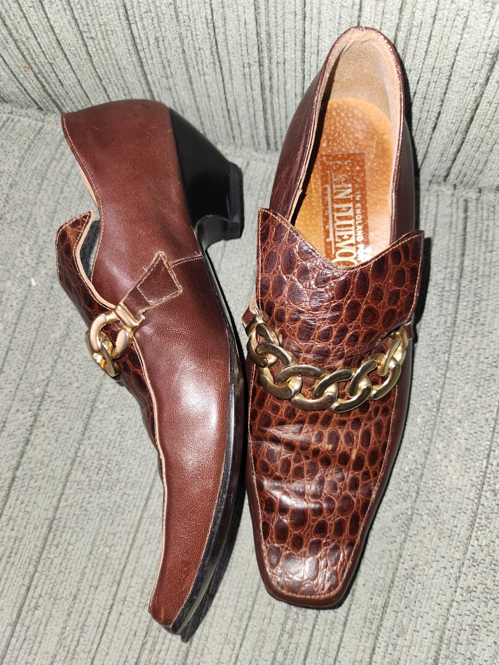 🍉John Fluevog Brown Croc-Embossed Leather Loafers with Gold Chain